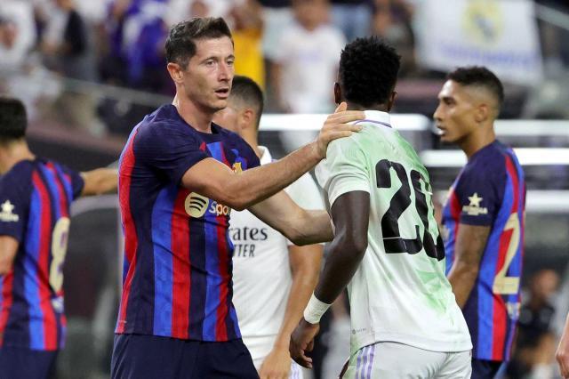 开云app-【前瞻】皇马盼复仇巴萨盼回勇 国家德比翻开新篇！